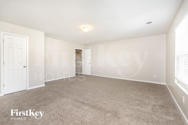 Building Photo - 294 Hartsfield Forest Dr