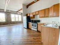 Building Photo - 423 N 3rd St