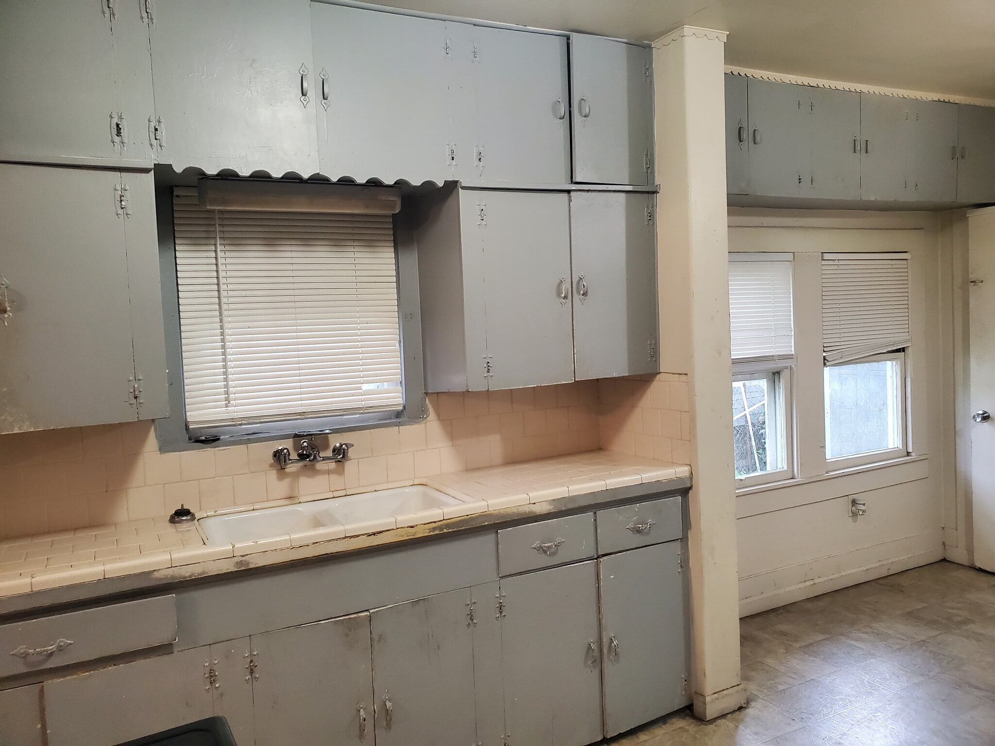 Kitchen - 222 W Murrill St