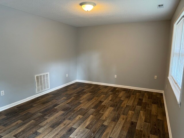 Building Photo - 109 Carriage Pl