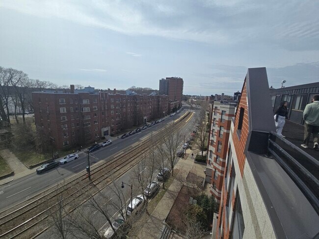 Building Photo - 1933 Commonwealth Ave