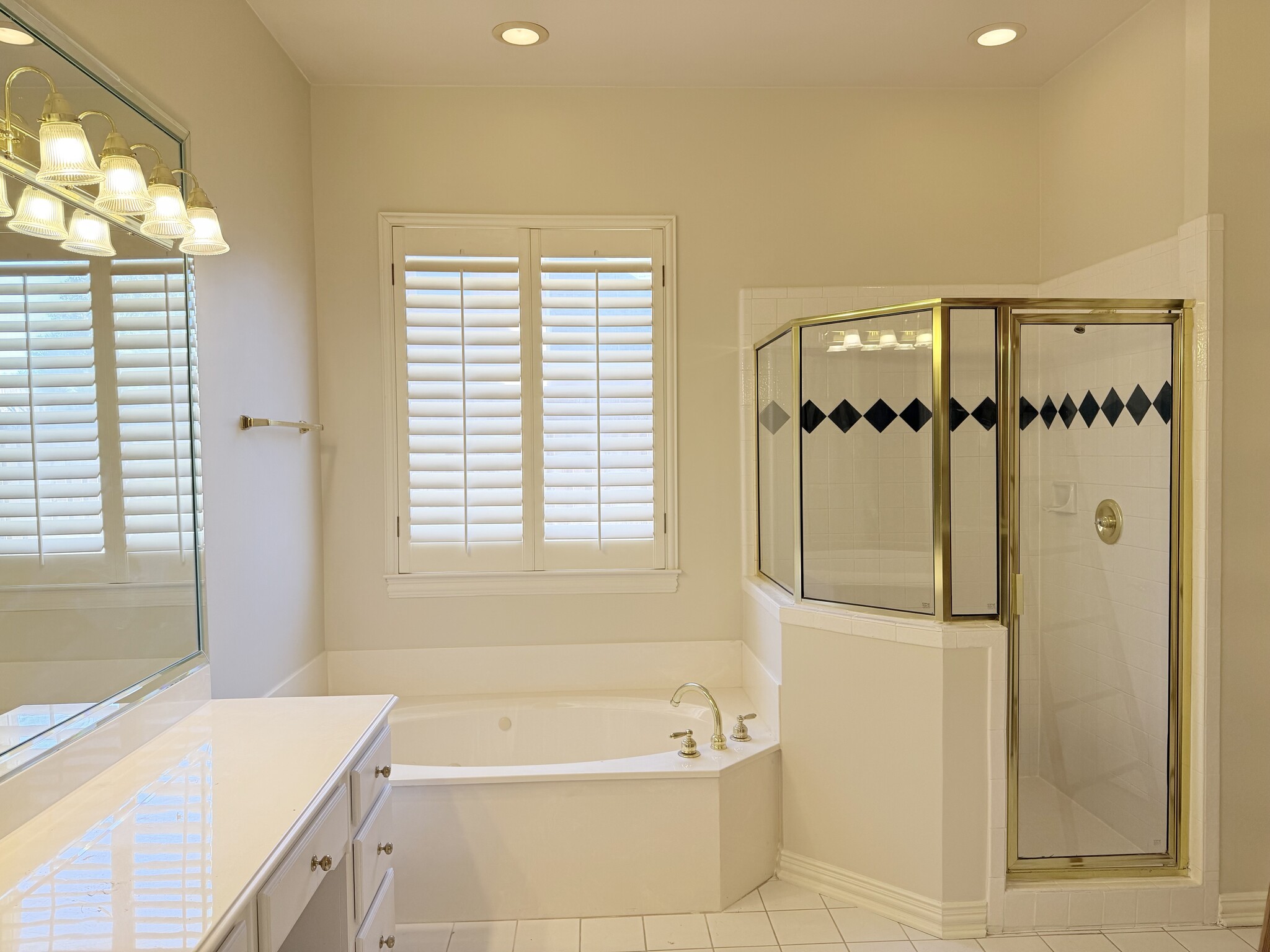 Building Photo - 1410 Biltmore Ct