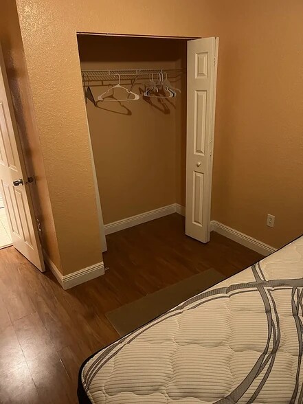 Building Photo - 813 NW 19th Ave