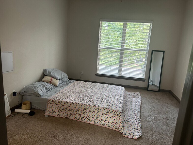 Building Photo - 5210 Misty Oaks Dr