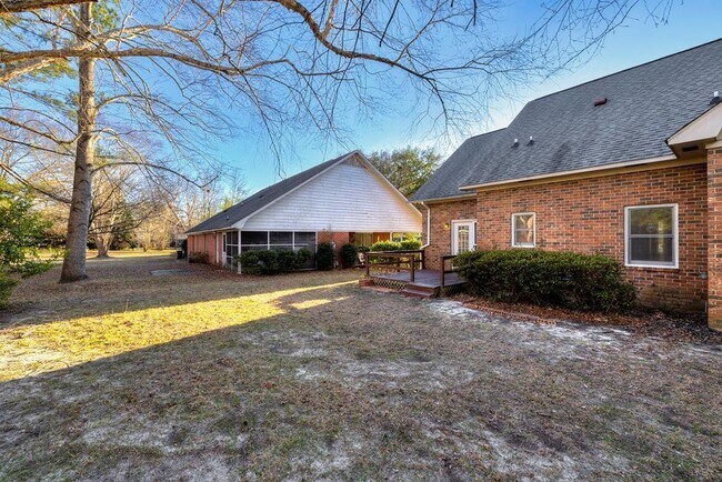 Building Photo - 921 Arnaud St