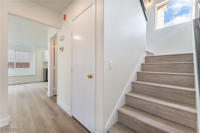 Building Photo - 1813 Navajo Lake Way