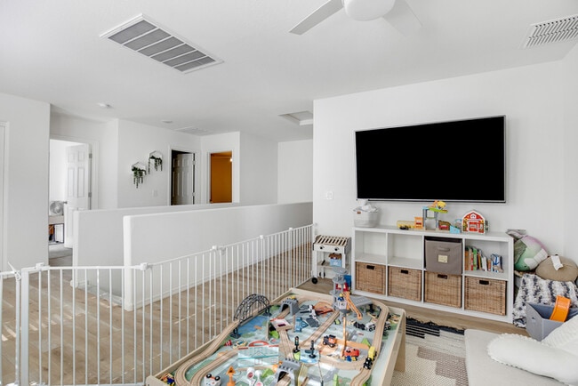 Building Photo - 6815 N 88th Dr