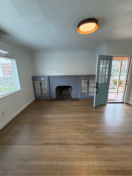 Building Photo - 1555 32nd St