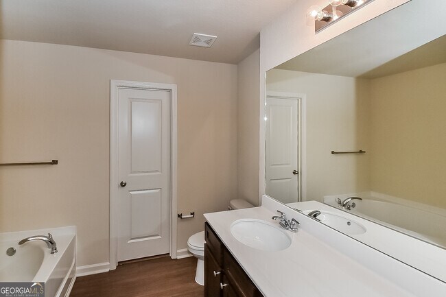Building Photo - 224 Augusta Woods Dr
