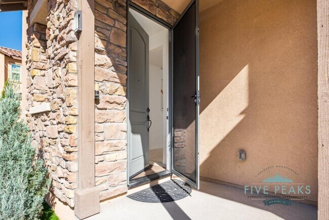 Building Photo - 1515 Franceschi Dr