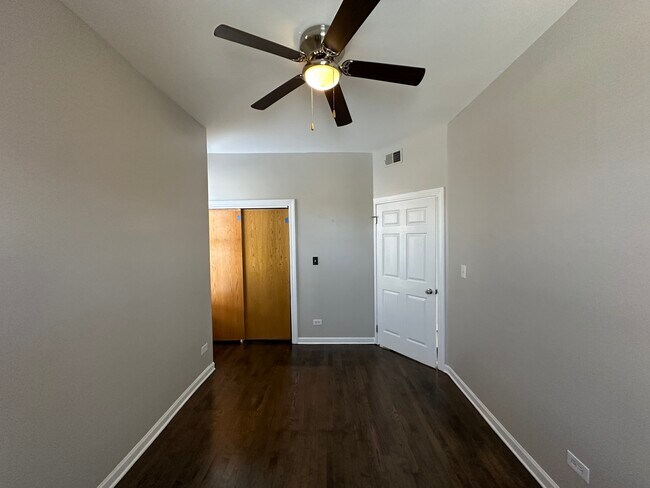 Building Photo - 3946 N Cicero Ave