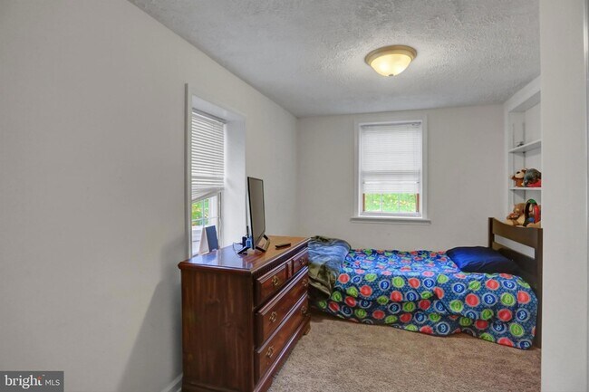 Building Photo - 24414 Graham Ave