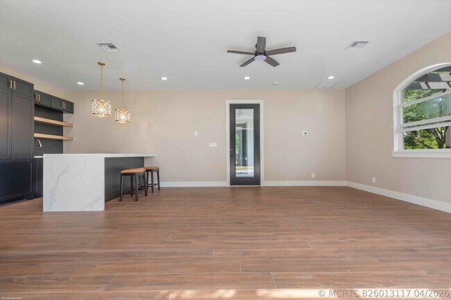 Building Photo - 4985 Stables Way