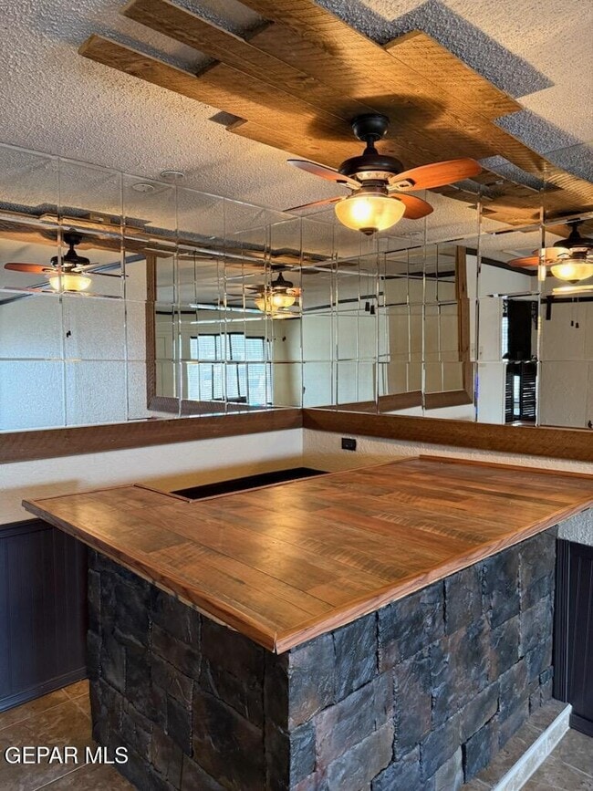 Building Photo - 966 Geronne Dr
