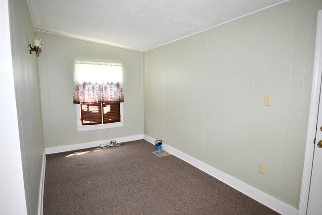 Building Photo - 929 John Stine Rd