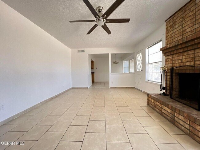 Building Photo - 1529 Jim Colbert Ln