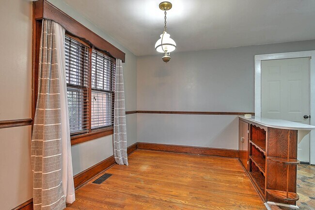 Building Photo - 14 22nd St