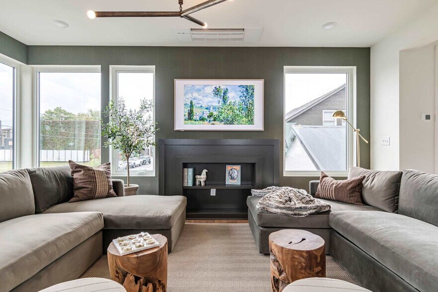 Building Photo - 1117 3rd Ave S