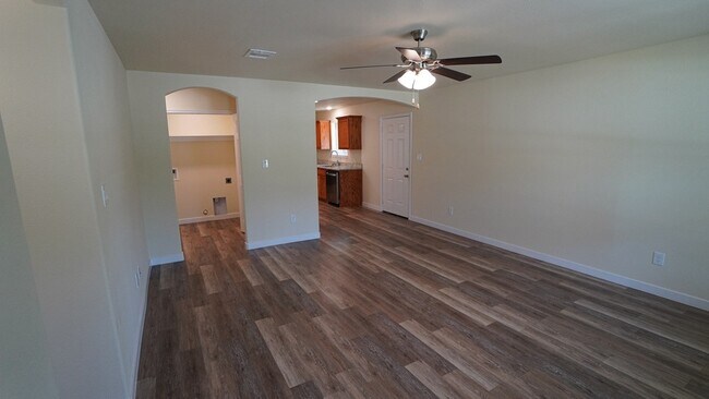 Building Photo - 800 Hemlock Dr