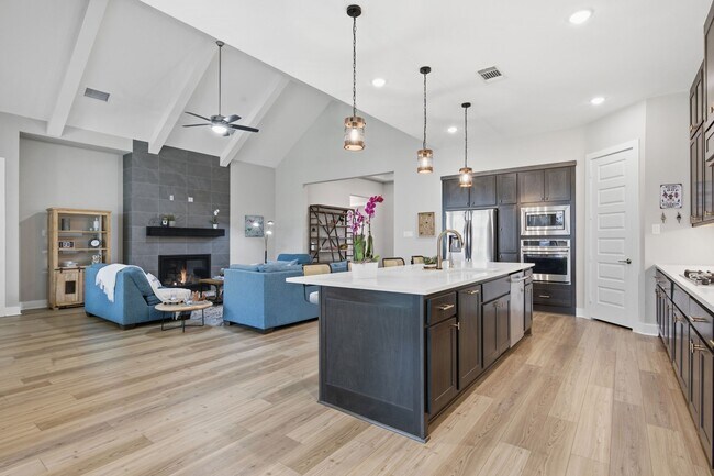 Building Photo - 28065 Willow Gln Dr