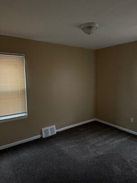 Building Photo - 18488 Waltham St