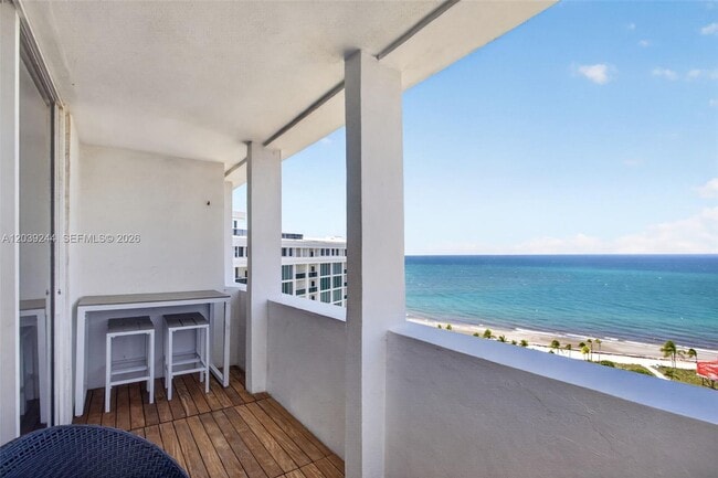 Building Photo - 10275 Collins Ave
