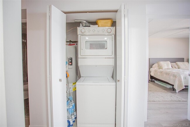 Building Photo - 230 W Broadway