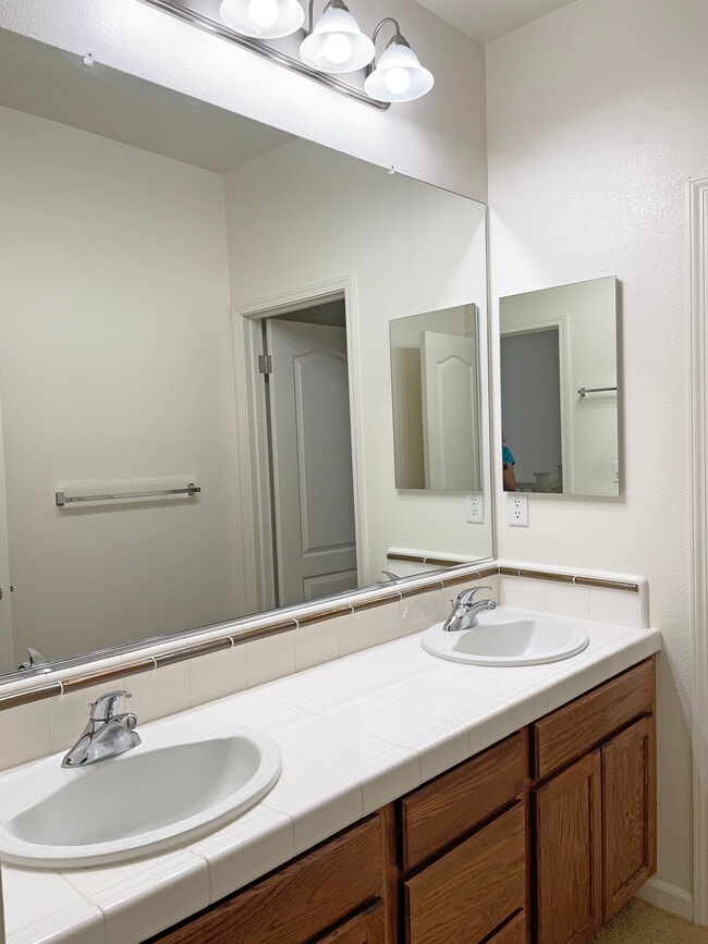 Building Photo - 1736 Montesa Pl