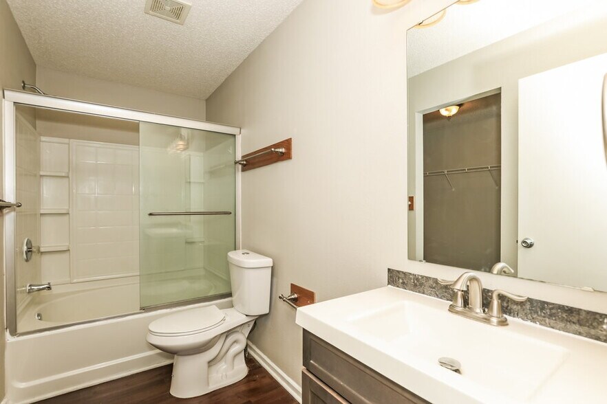 Building Photo - 14428 Black Farm Dr