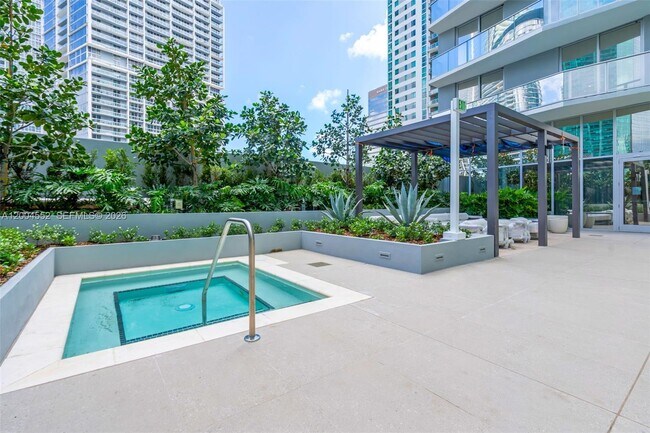 Building Photo - 77 SE 5th St