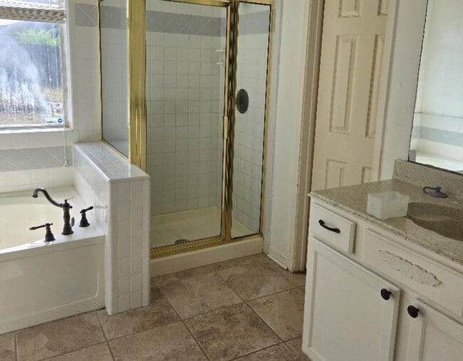 Building Photo - 19711 Dusty Creek Dr