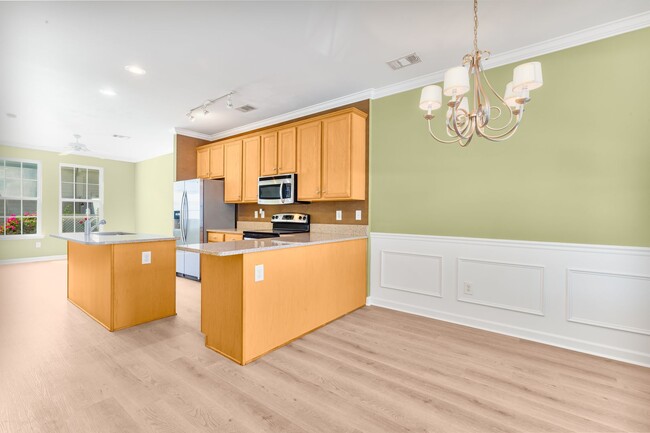 Building Photo - Gorgeous Market Common Townhome w/ Garage