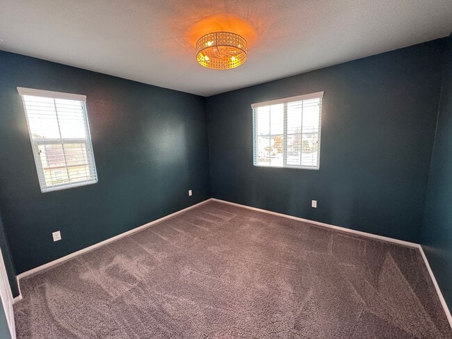 Building Photo - Large Newer Home - 4 Bedroom / 3 1/2 Bath