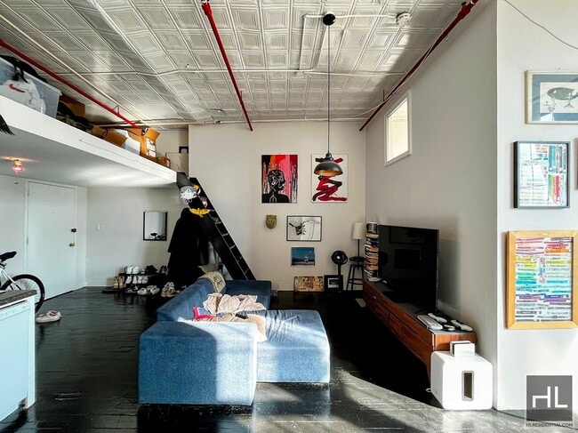 Building Photo - 248 McKibbin St