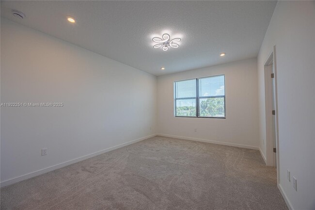 Building Photo - 7040 Channing Ave