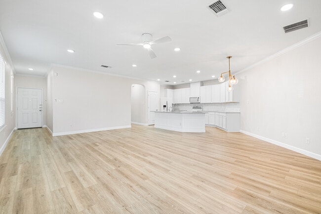 Building Photo - 2073 Turkey Creek