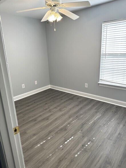 Building Photo - 3808A Palmer Dr