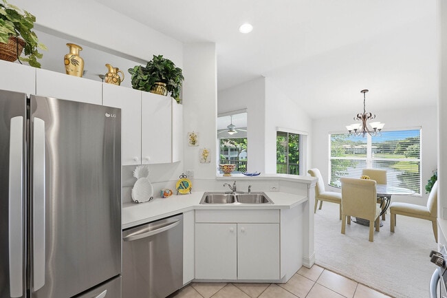 Building Photo - 866 Carrick Bend Cir