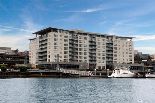 Building Photo - High End Condo Available