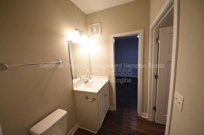 Building Photo - 504 Fishers Ct