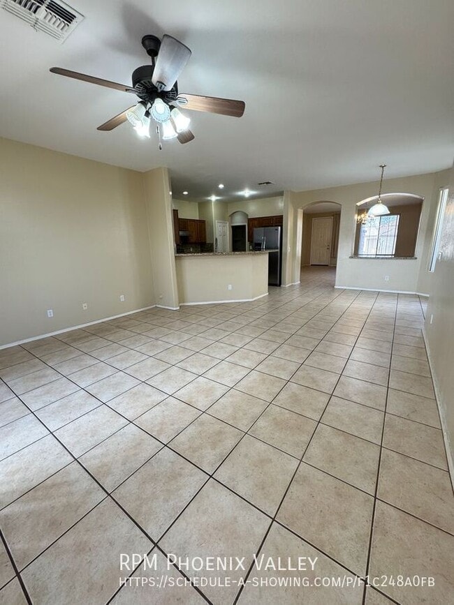 Building Photo - 2305 W Carter Rd