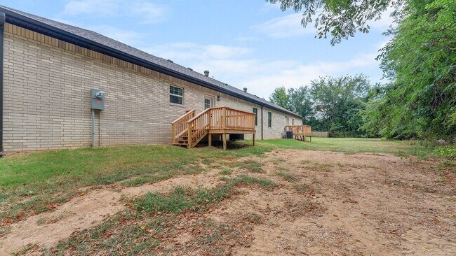 Building Photo - Newly built duplex with no prior tenants.