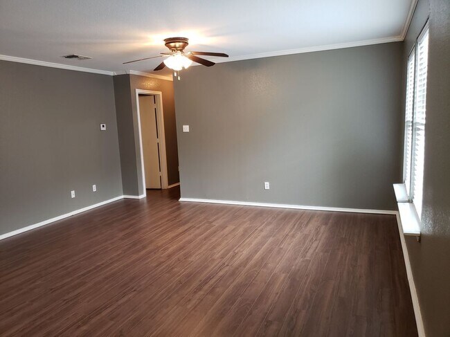 Building Photo - 2346 Mission View