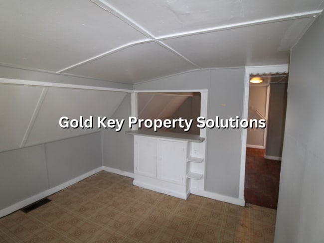 Building Photo - 2 BR 1 BA House Off Scatterfield (NO SECTION 8)