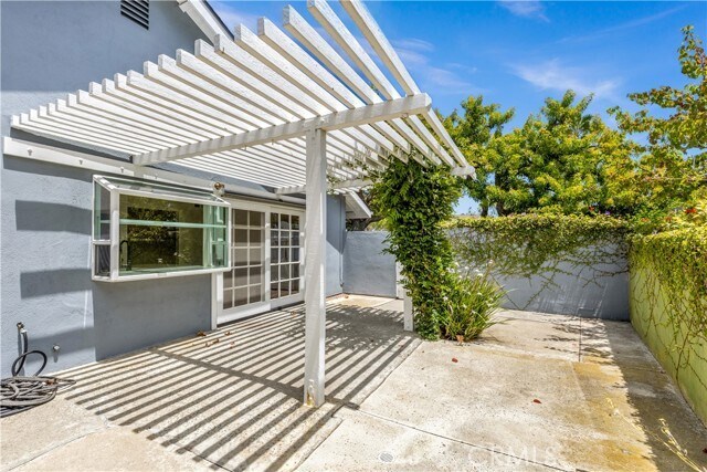 Building Photo - 33051 Christina Dr
