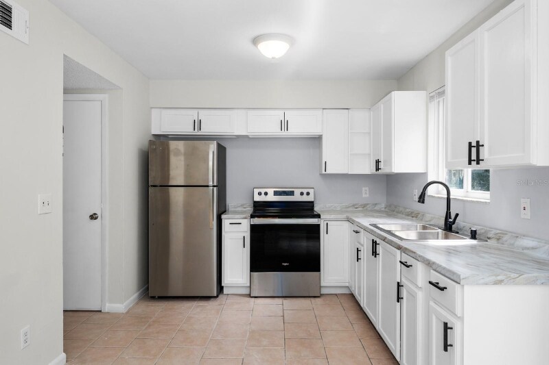 Building Photo - 618-620 Warn-Ree Cir