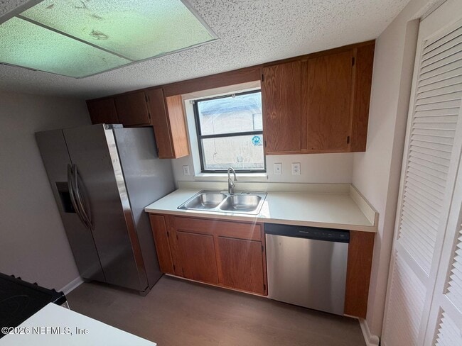 Building Photo - 5557 Greatpine Ln S
