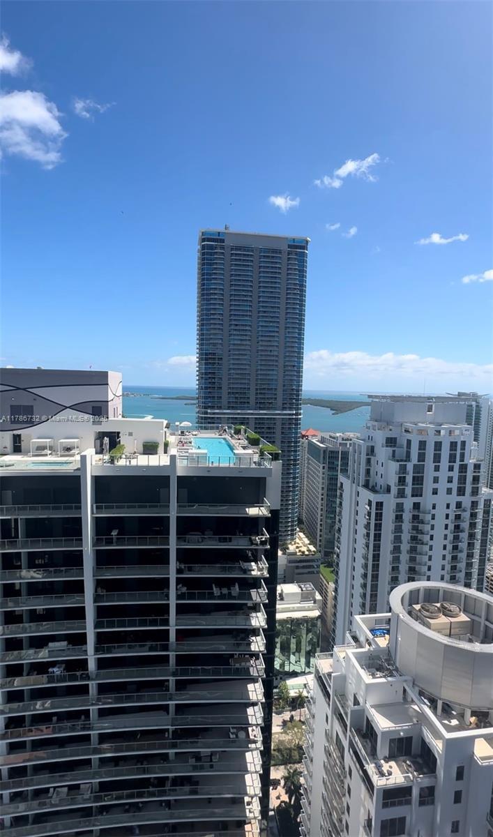 Building Photo - 1000 Brickell Plz