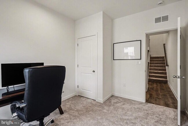 Building Photo - 45956 Swallow Ter