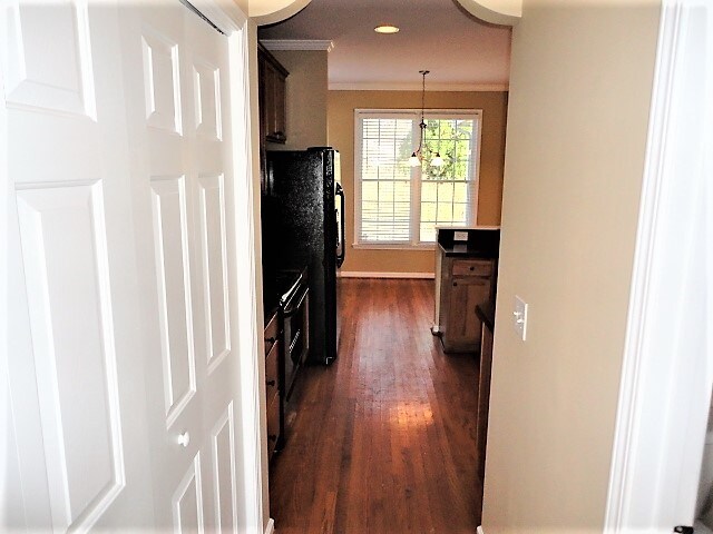 Building Photo - 905 Alba Rose Lane